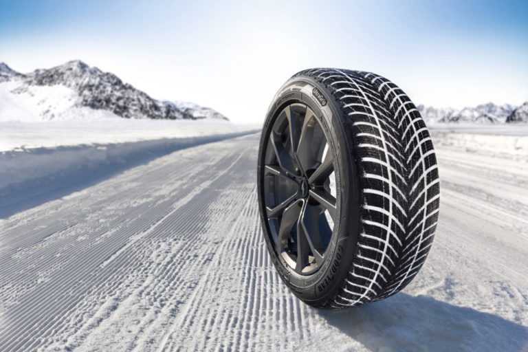 Autobild je preizkusil zavorno pot 54 zimskih pnevmatik, med najboljšimi so Bridgestone, Michelin, Goodyear in Kleber