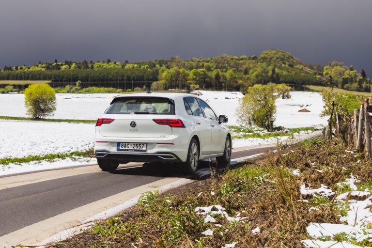 ADAC objavil teste zimskih pnevmatik za leto 2024, zmagovalca sta Continental in Goodyear