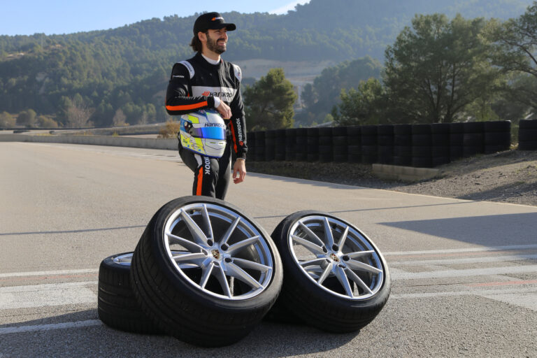 Hankook Ventus S1 evo Z kot tovarniško vgrajena pnevmatika za Porsche 911 Carrera v velikostih 19/20 palcev